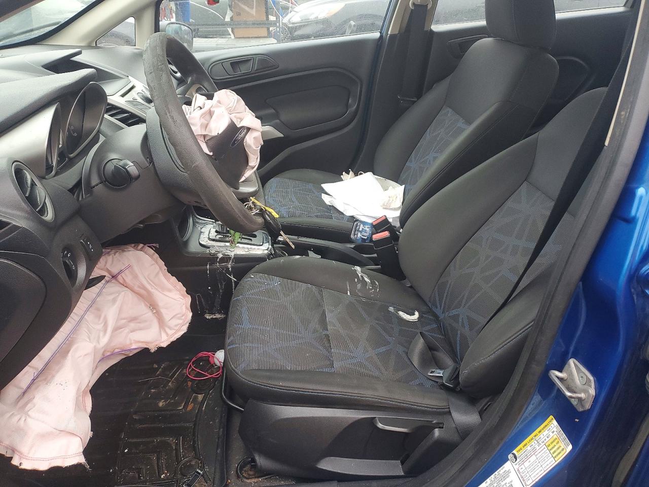 2011 FORD FIESTA SE photo 7