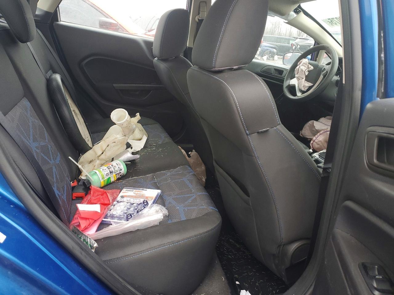 2011 FORD FIESTA SE photo 10