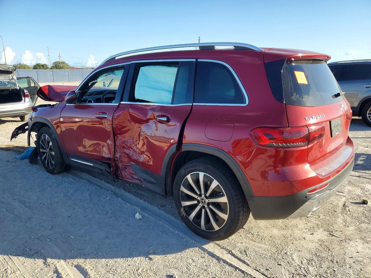 2020 MERCEDES-BENZ GLB 250 4MATIC photo 2