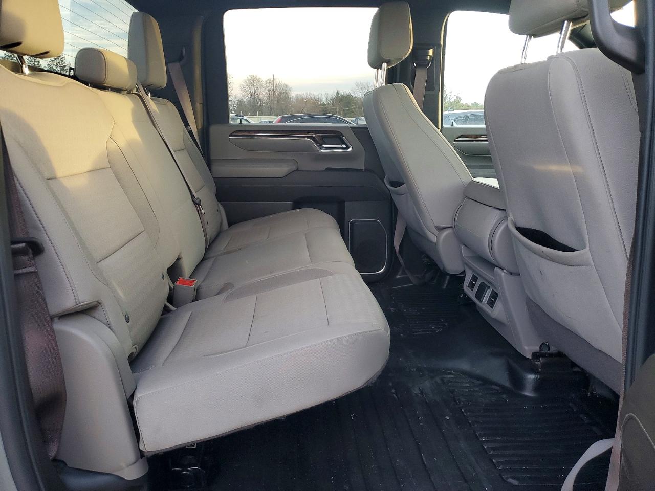 2024 CHEVROLET SILVERADO K3500 LT photo 11