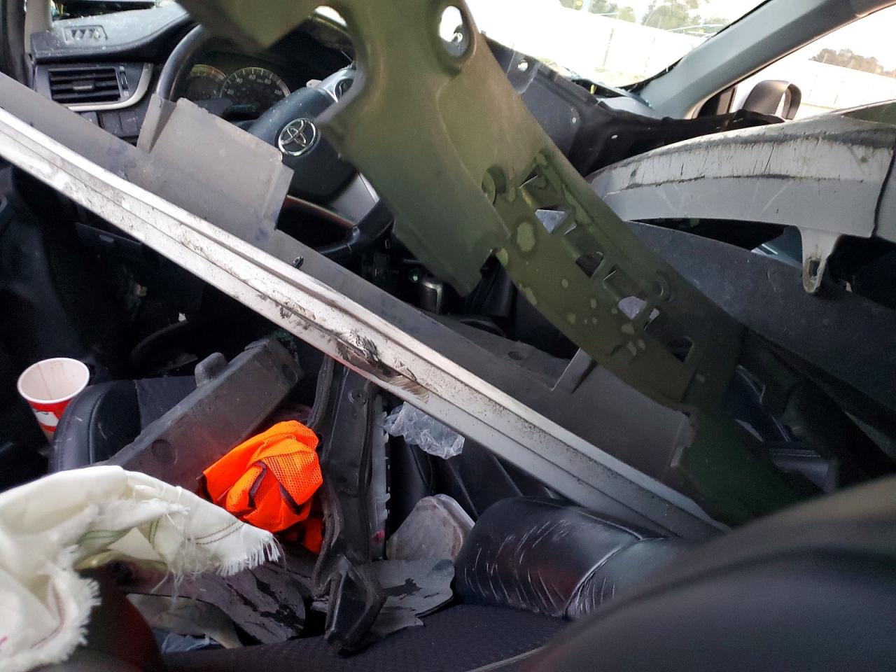 2012 TOYOTA CAMRY BASE photo 8