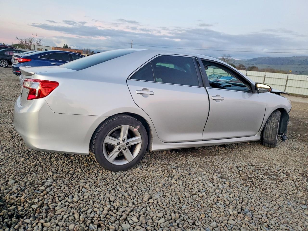 2012 TOYOTA CAMRY BASE photo 3