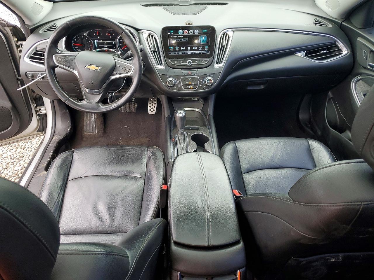 2017 CHEVROLET MALIBU LT photo 8