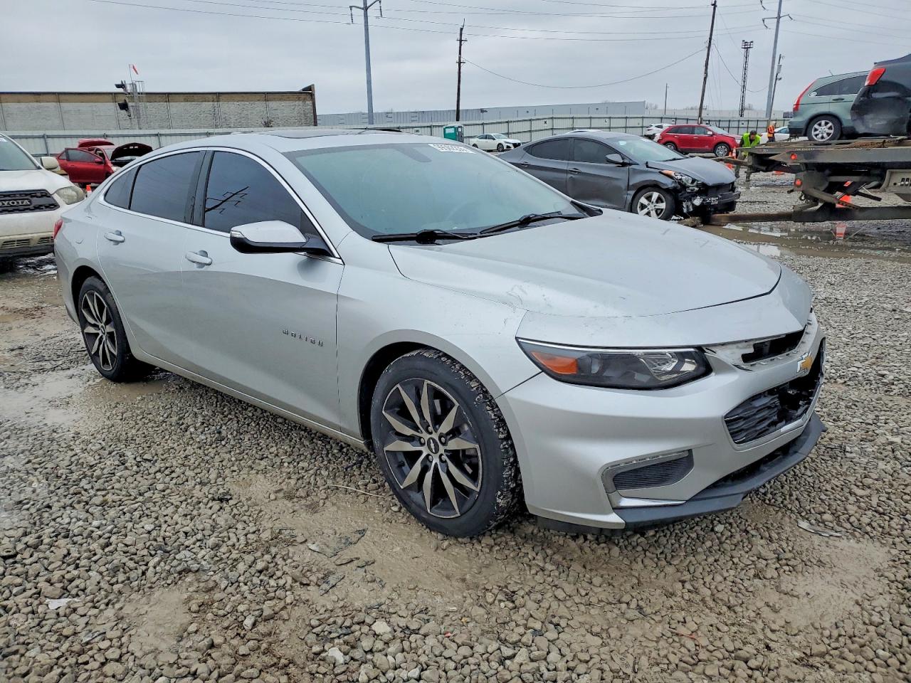 2017 CHEVROLET MALIBU LT photo 4