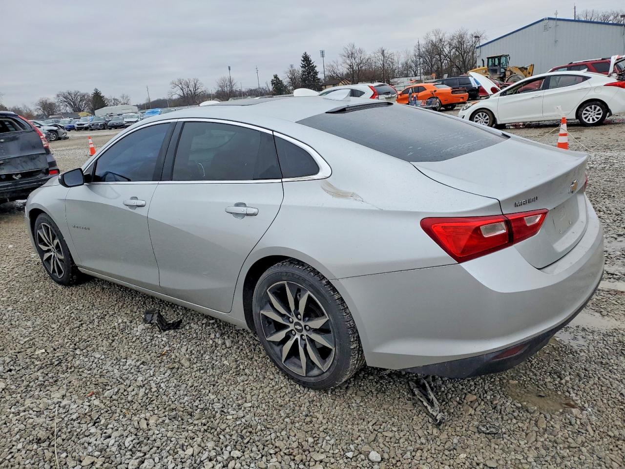 2017 CHEVROLET MALIBU LT photo 2