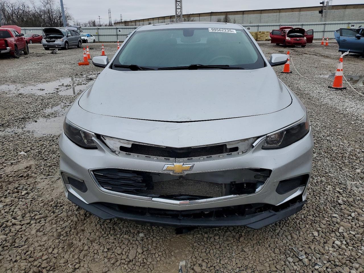 2017 CHEVROLET MALIBU LT photo 5