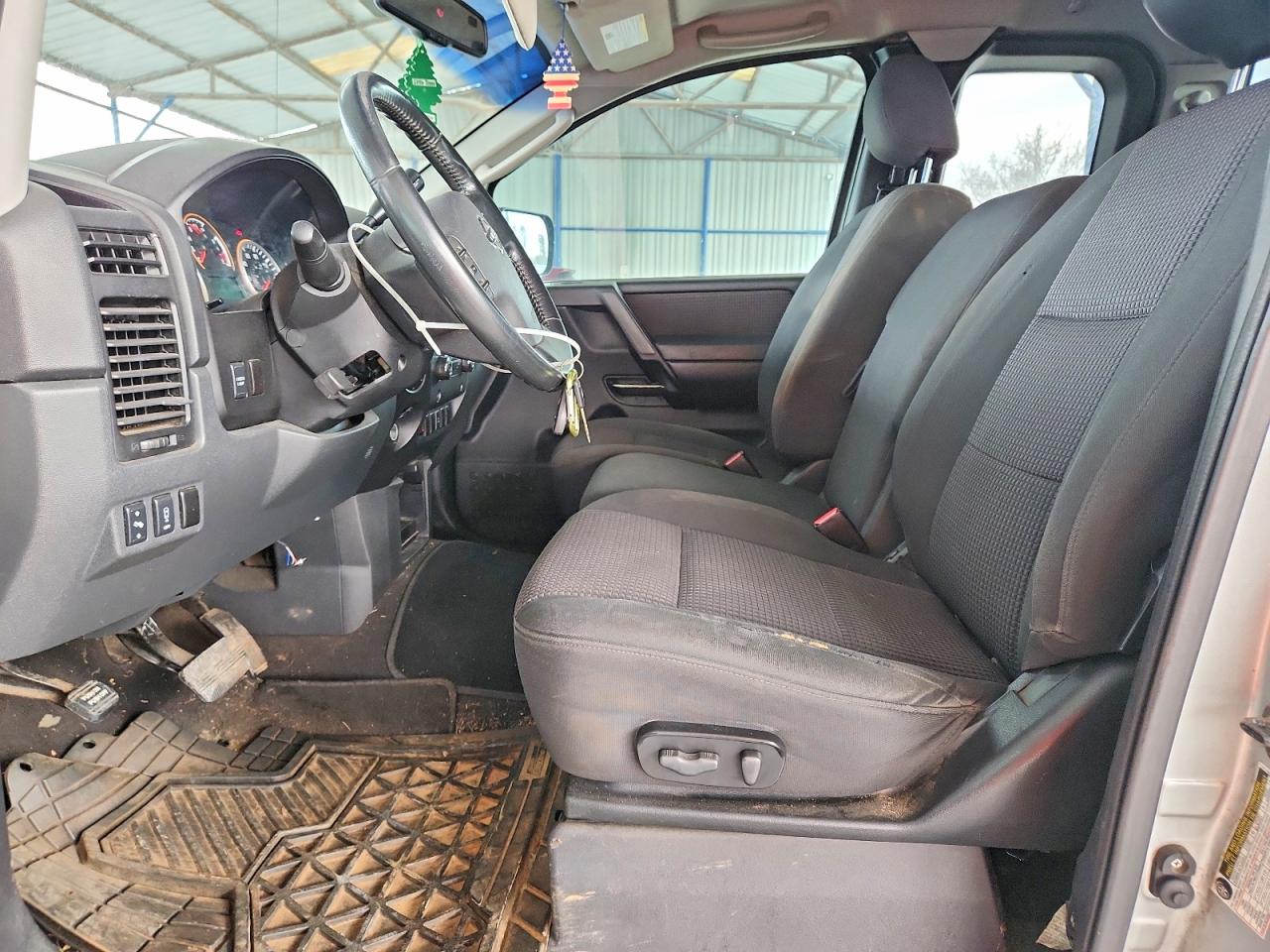 2009 NISSAN TITAN XE photo 7