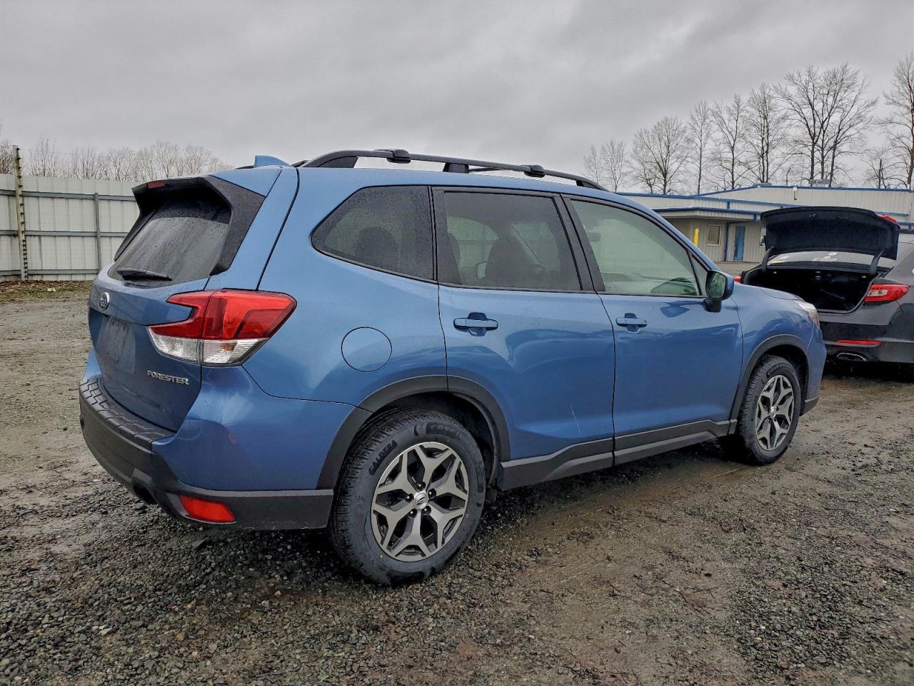 2021 SUBARU FORESTER PREMIUM photo 3