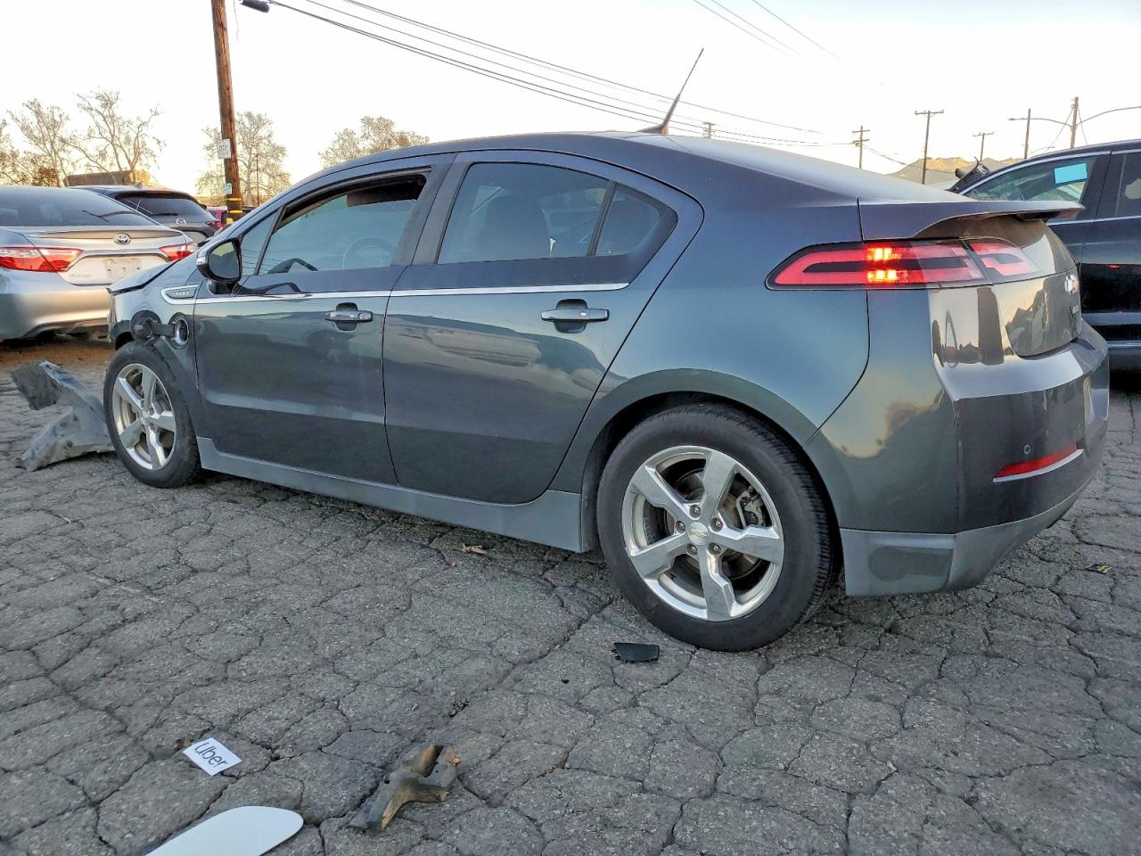 2013 CHEVROLET VOLT photo 2