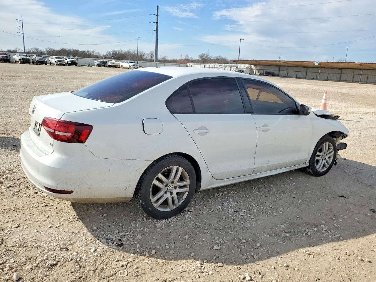 2018 VOLKSWAGEN JETTA S photo 3
