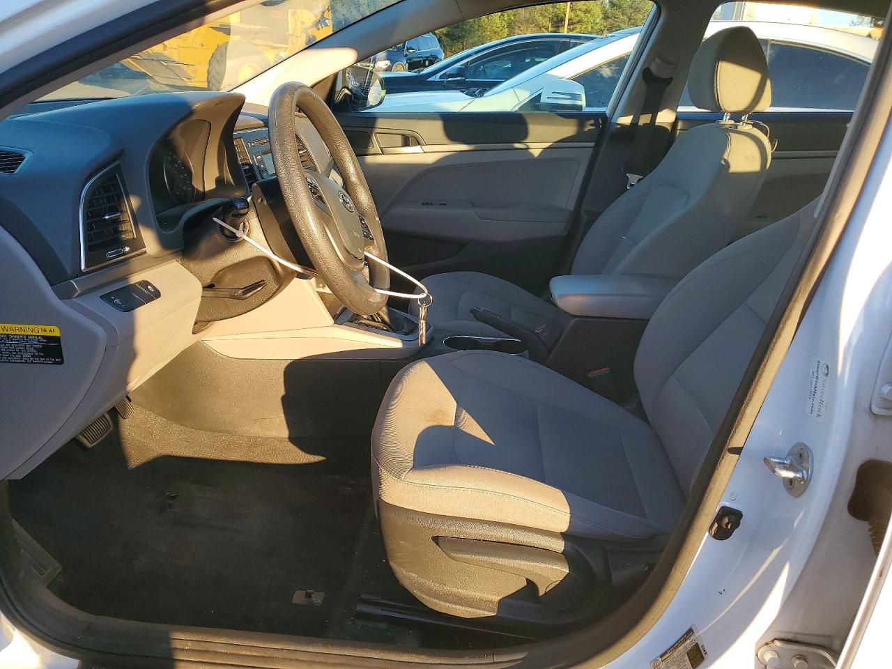 2017 HYUNDAI ELANTRA SE photo 7