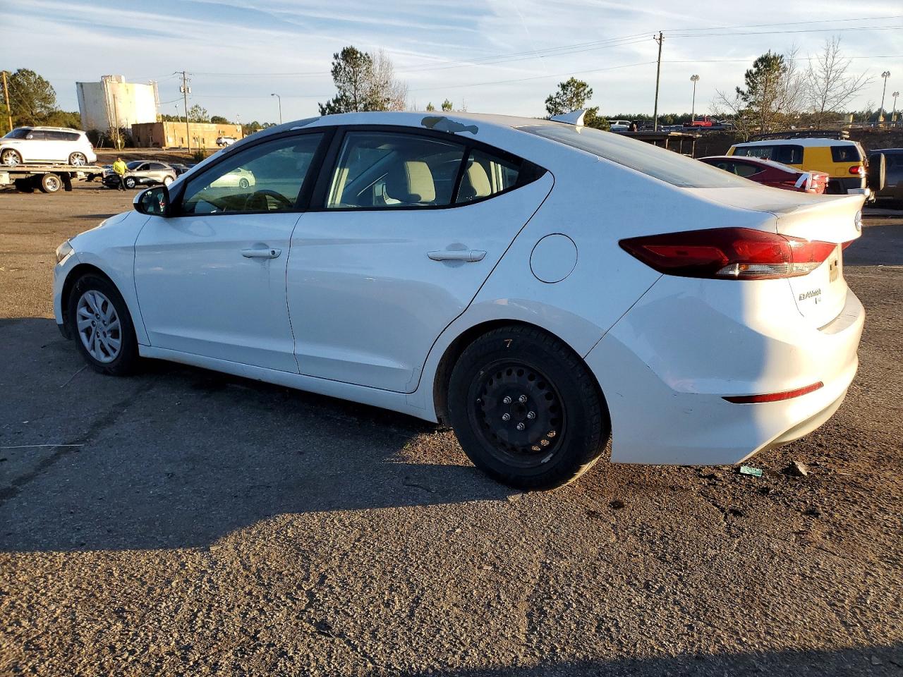 2017 HYUNDAI ELANTRA SE photo 2