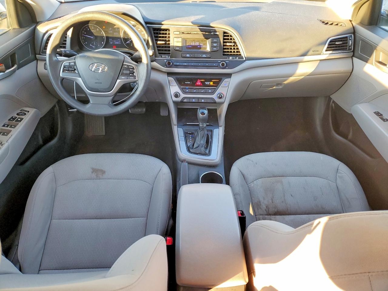 2017 HYUNDAI ELANTRA SE photo 8