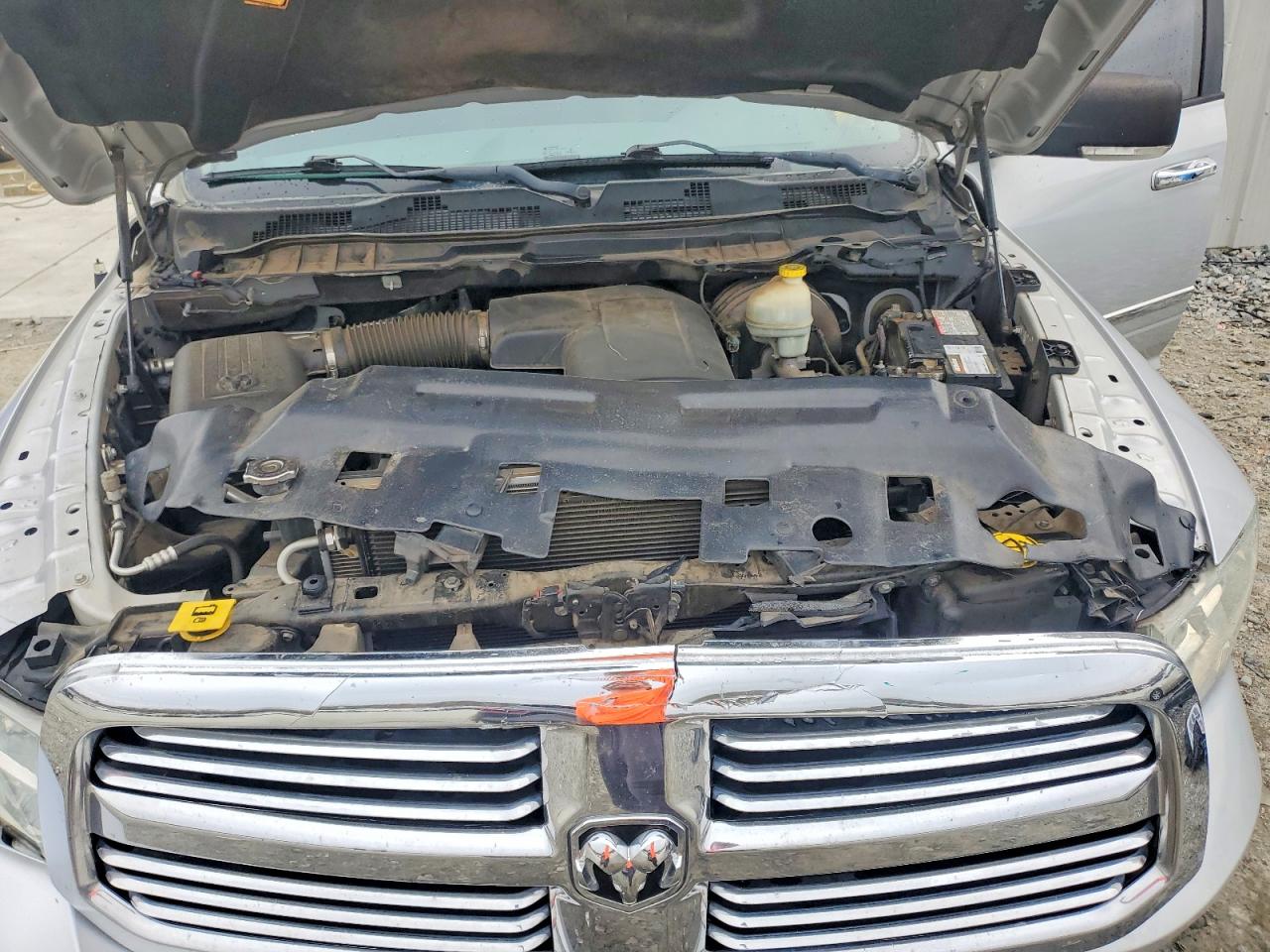 2016 RAM 1500 SLT photo 11
