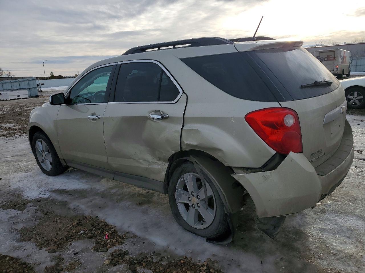 2015 CHEVROLET EQUINOX LT photo 2