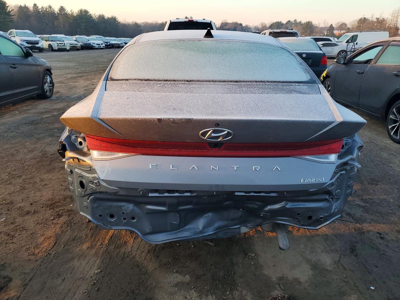 2023 HYUNDAI ELANTRA LIMITED photo 6