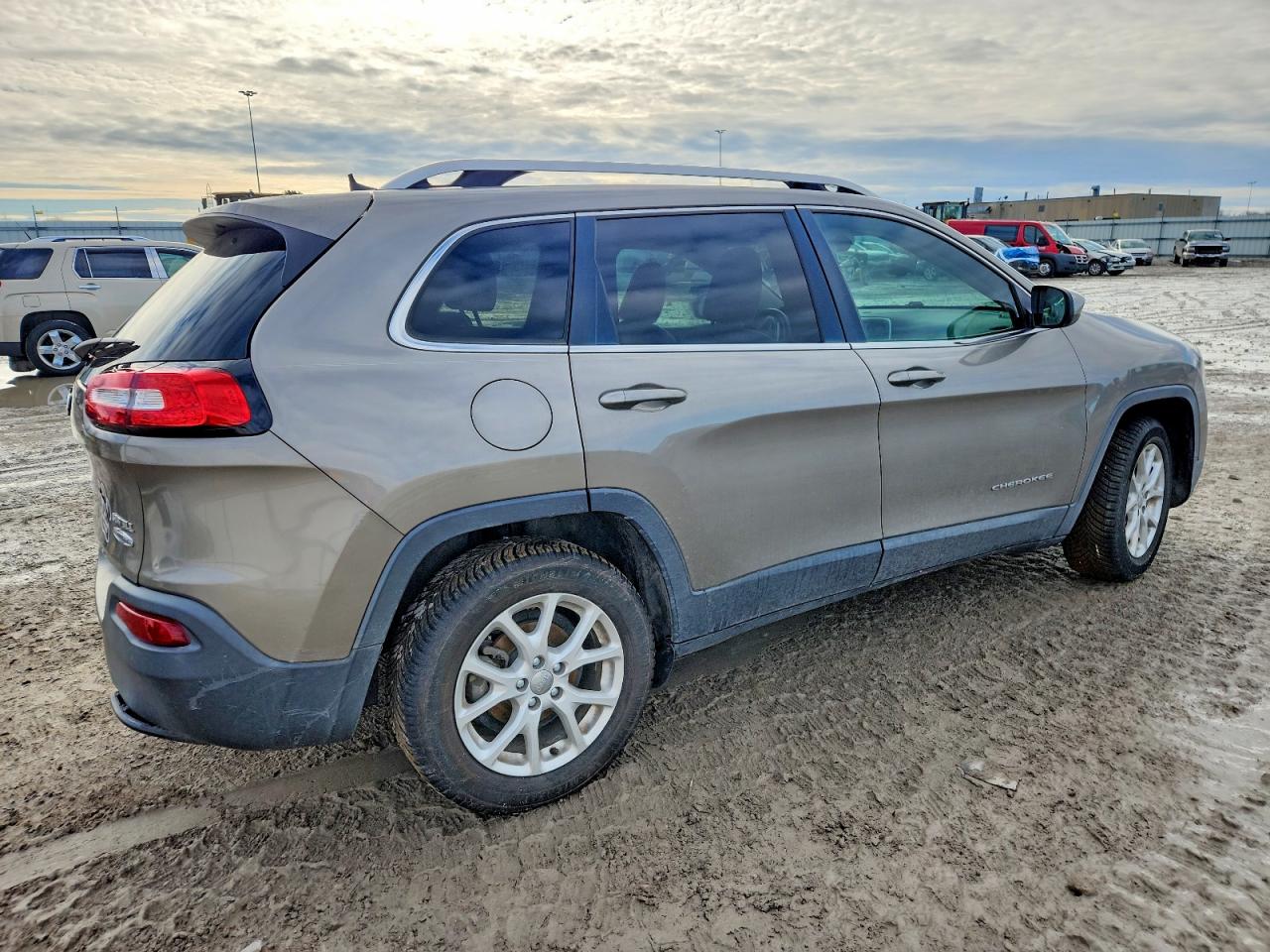 2016 JEEP CHEROKEE LATITUDE photo 3