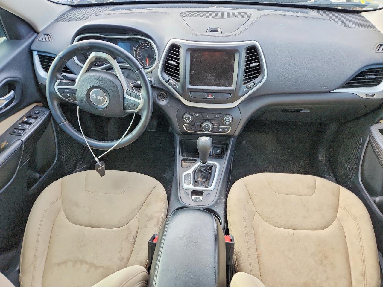 2016 JEEP CHEROKEE LATITUDE photo 8