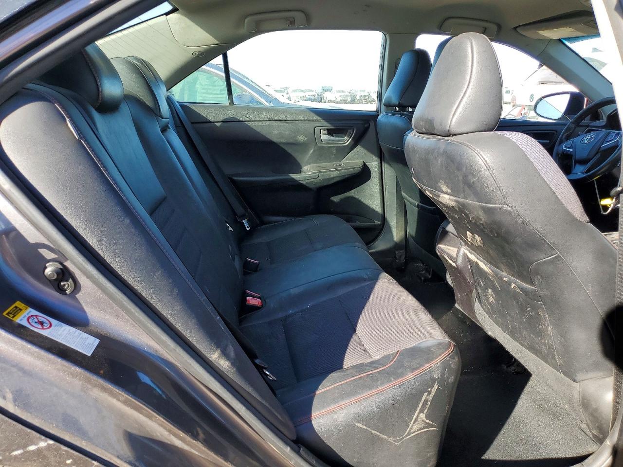 2016 TOYOTA CAMRY LE photo 10