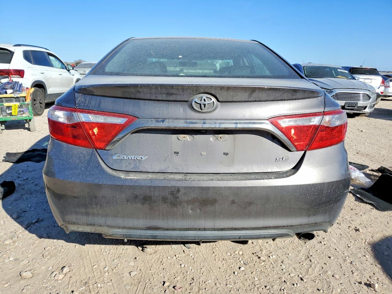 2016 TOYOTA CAMRY LE photo 6