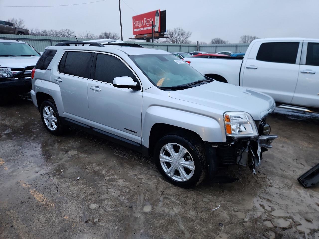 2017 GMC TERRAIN SLE photo 4
