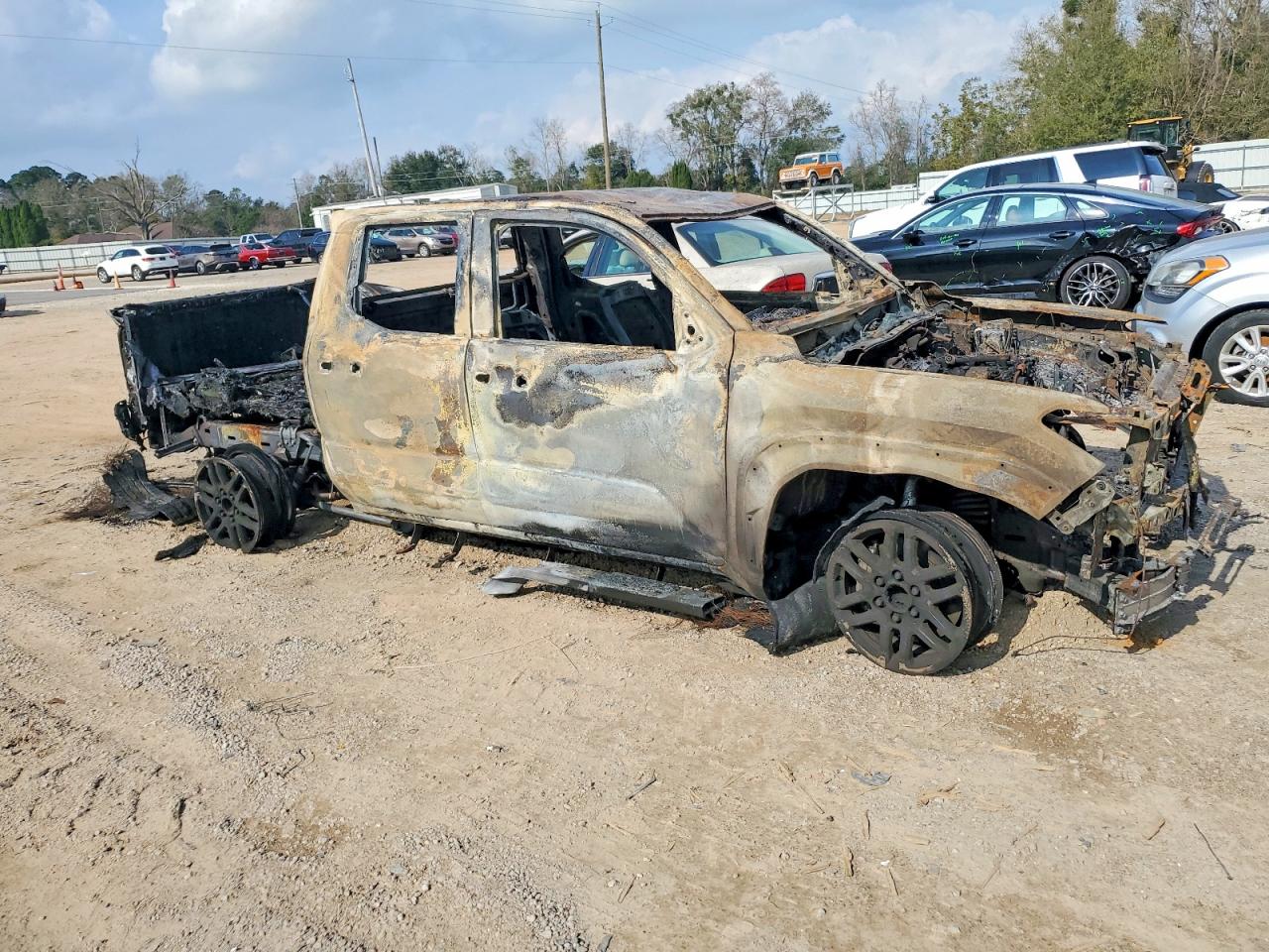 2024 TOYOTA TACOMA DOUBLE CAB photo 4