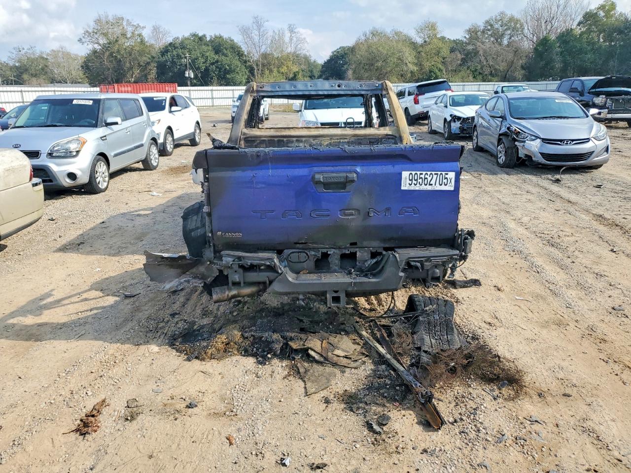2024 TOYOTA TACOMA DOUBLE CAB photo 6