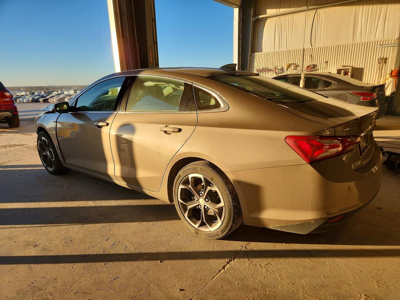 2022 CHEVROLET MALIBU LT photo 2