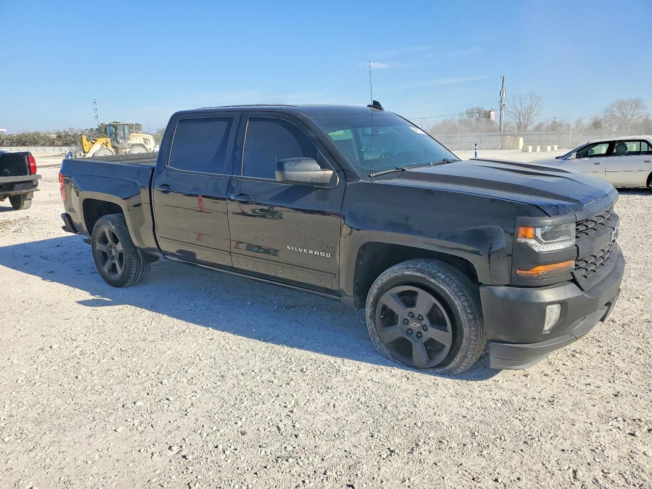2017 CHEVROLET SILVERADO C1500 LT photo 4
