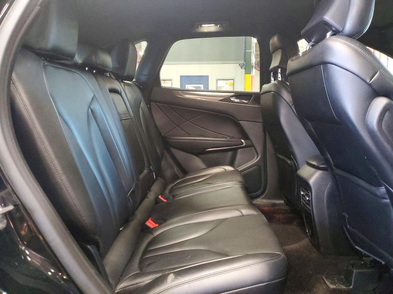 2017 LINCOLN MKC photo 11