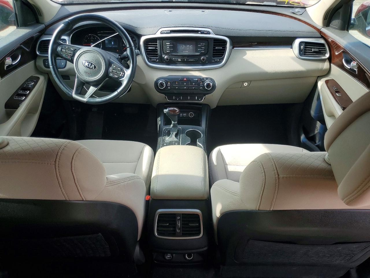 2016 KIA SORENTO LX photo 8
