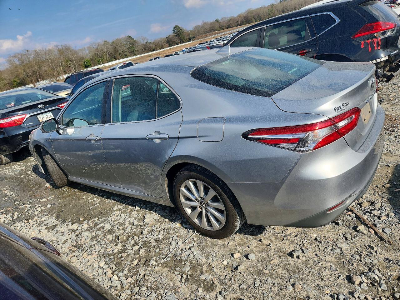 2019 TOYOTA CAMRY L photo 2