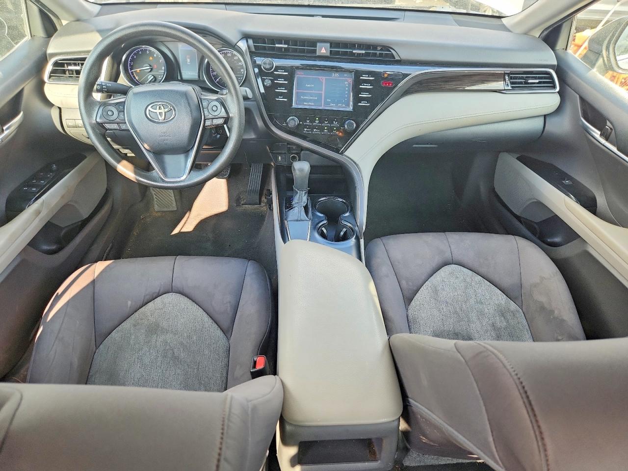 2019 TOYOTA CAMRY L photo 8