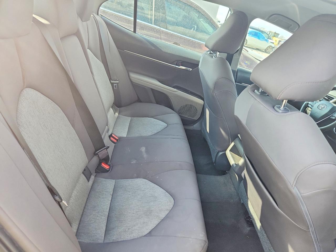 2019 TOYOTA CAMRY L photo 10
