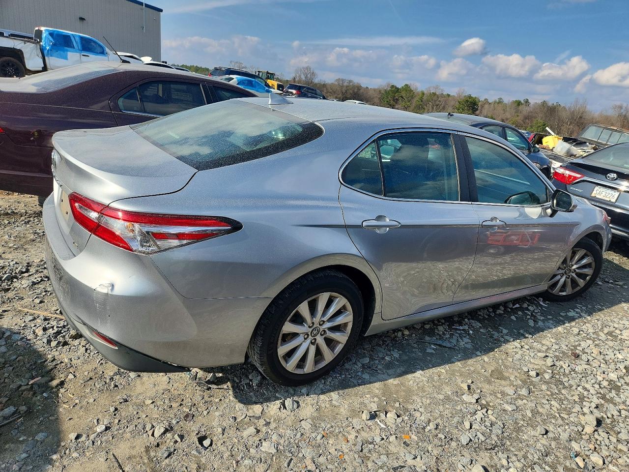 2019 TOYOTA CAMRY L photo 3