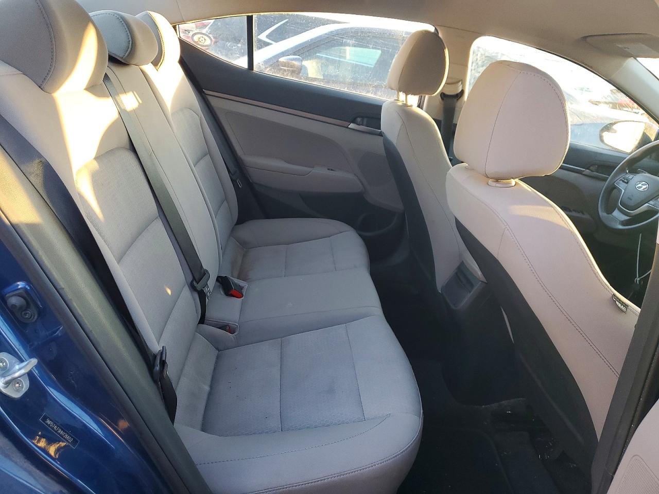 2017 HYUNDAI ELANTRA SE photo 10