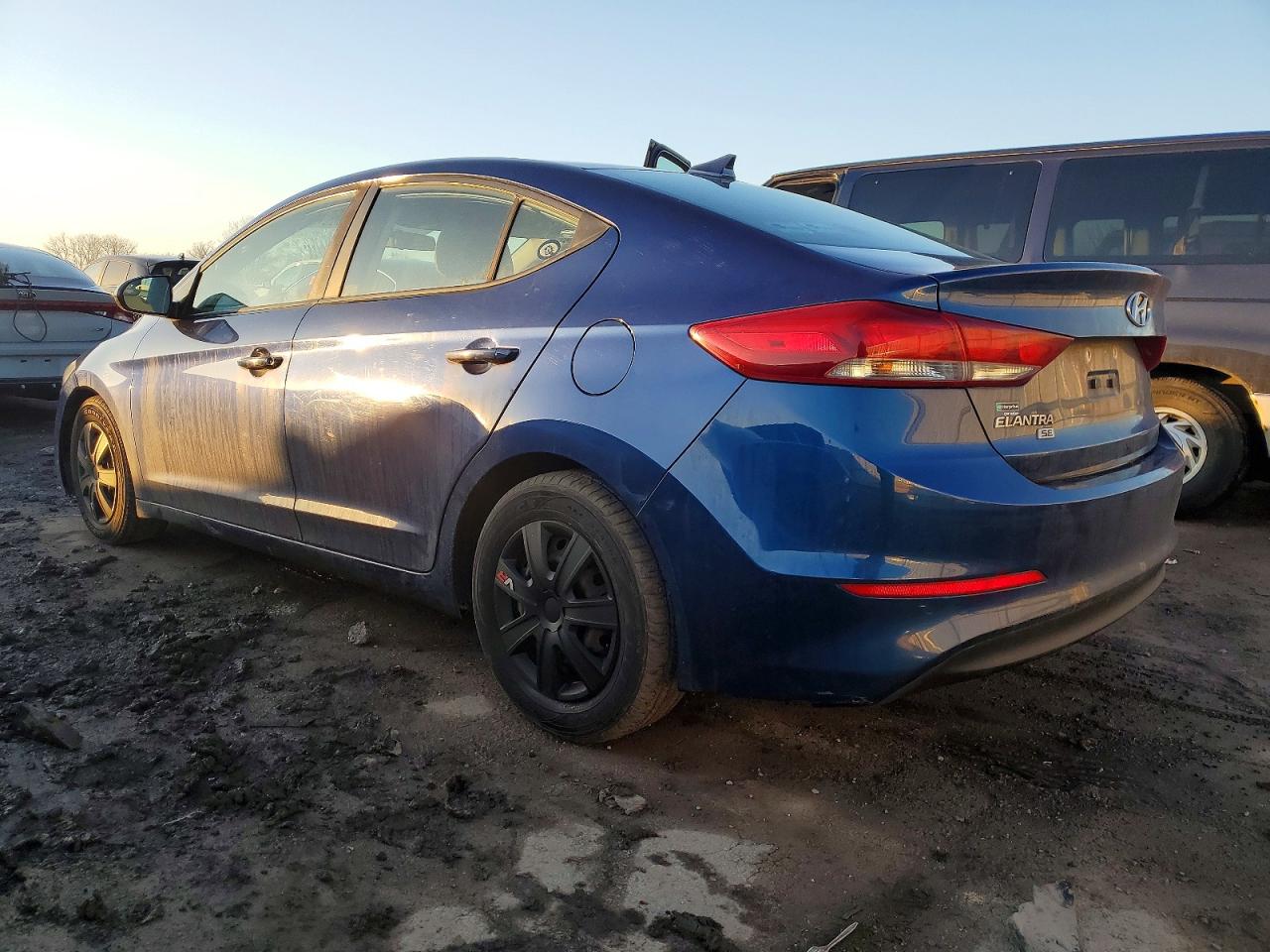 2017 HYUNDAI ELANTRA SE photo 2