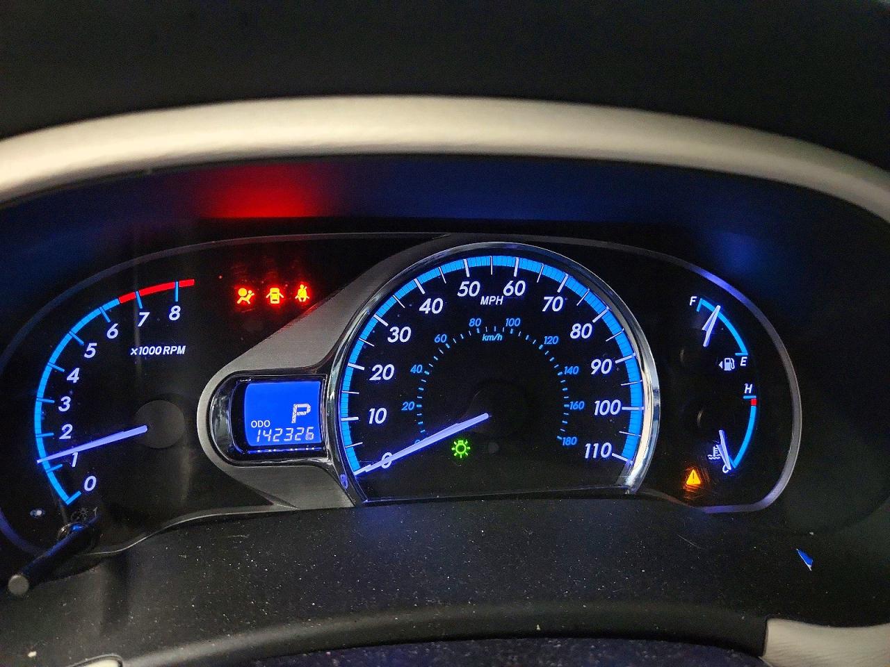 2014 TOYOTA SIENNA XLE photo 9