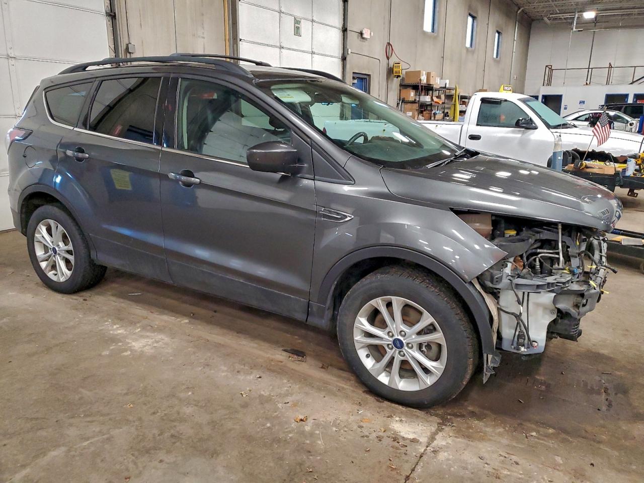 2017 FORD ESCAPE SE photo 4
