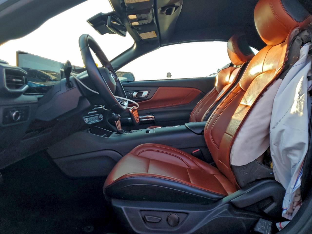 2024 FORD MUSTANG photo 7