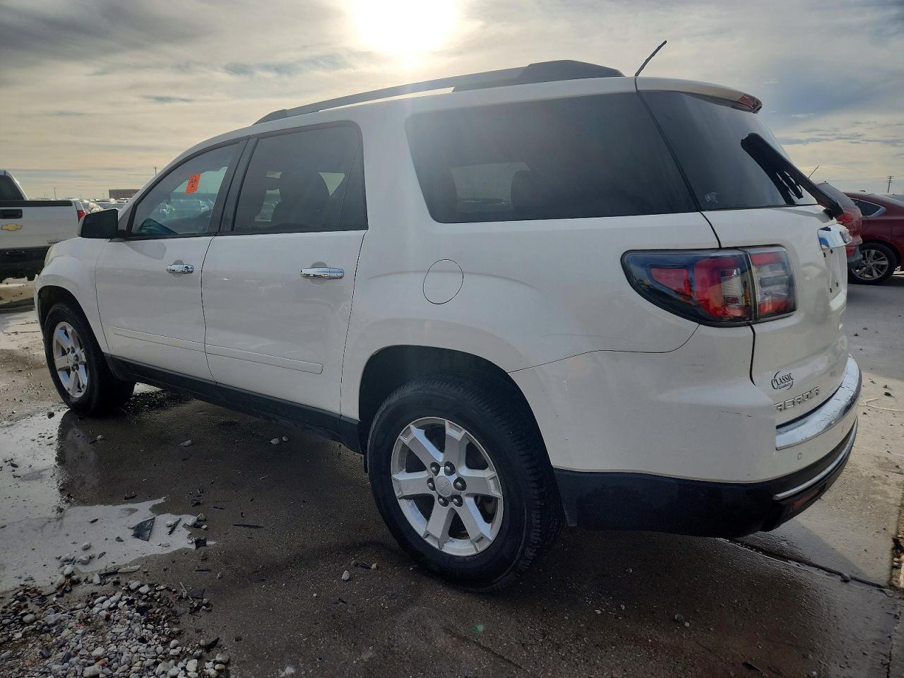 2014 GMC ACADIA SLE photo 2