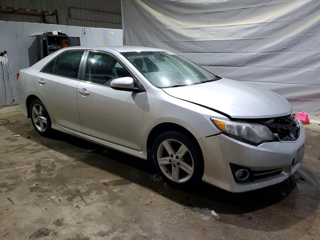 2012 TOYOTA CAMRY BASE photo 4