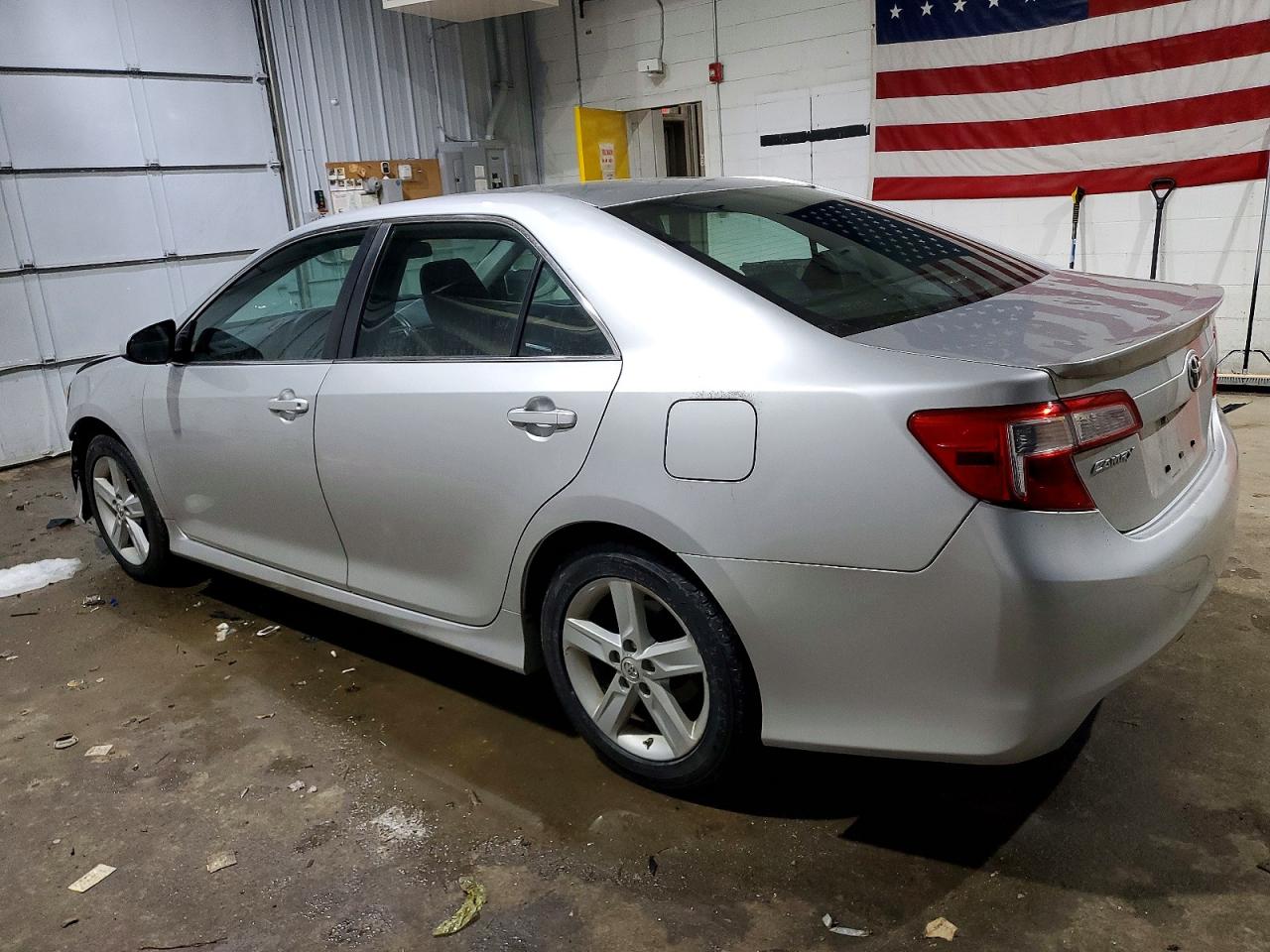 2012 TOYOTA CAMRY BASE photo 2