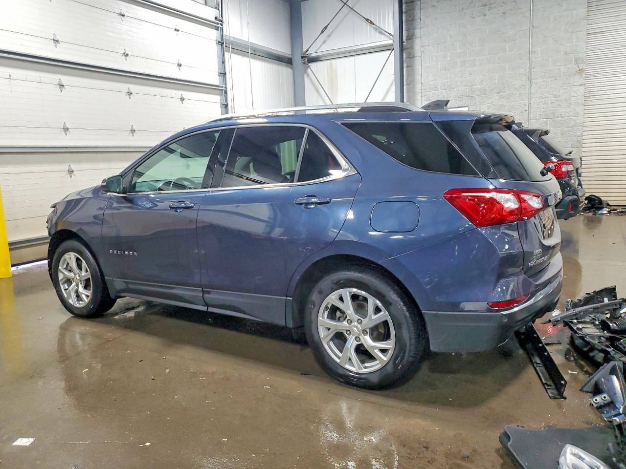 2018 CHEVROLET EQUINOX LT photo 2