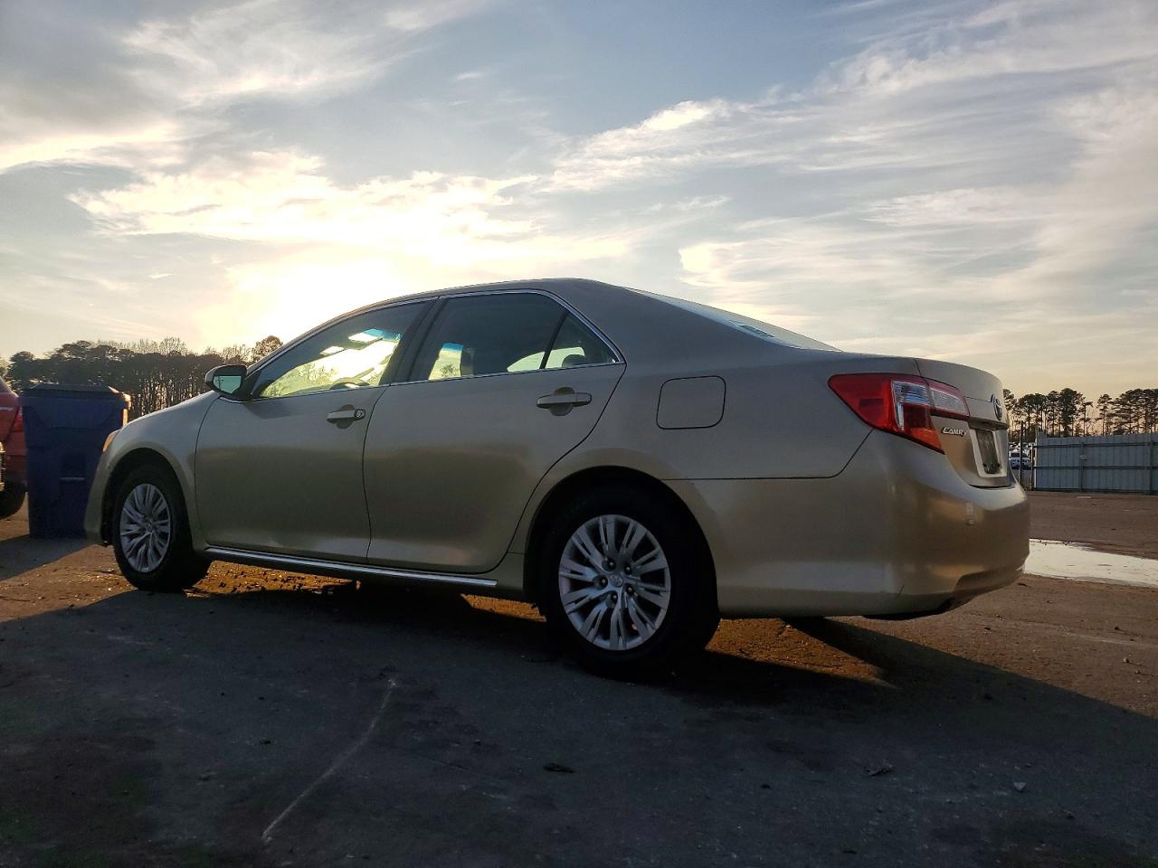 2012 TOYOTA CAMRY BASE photo 2