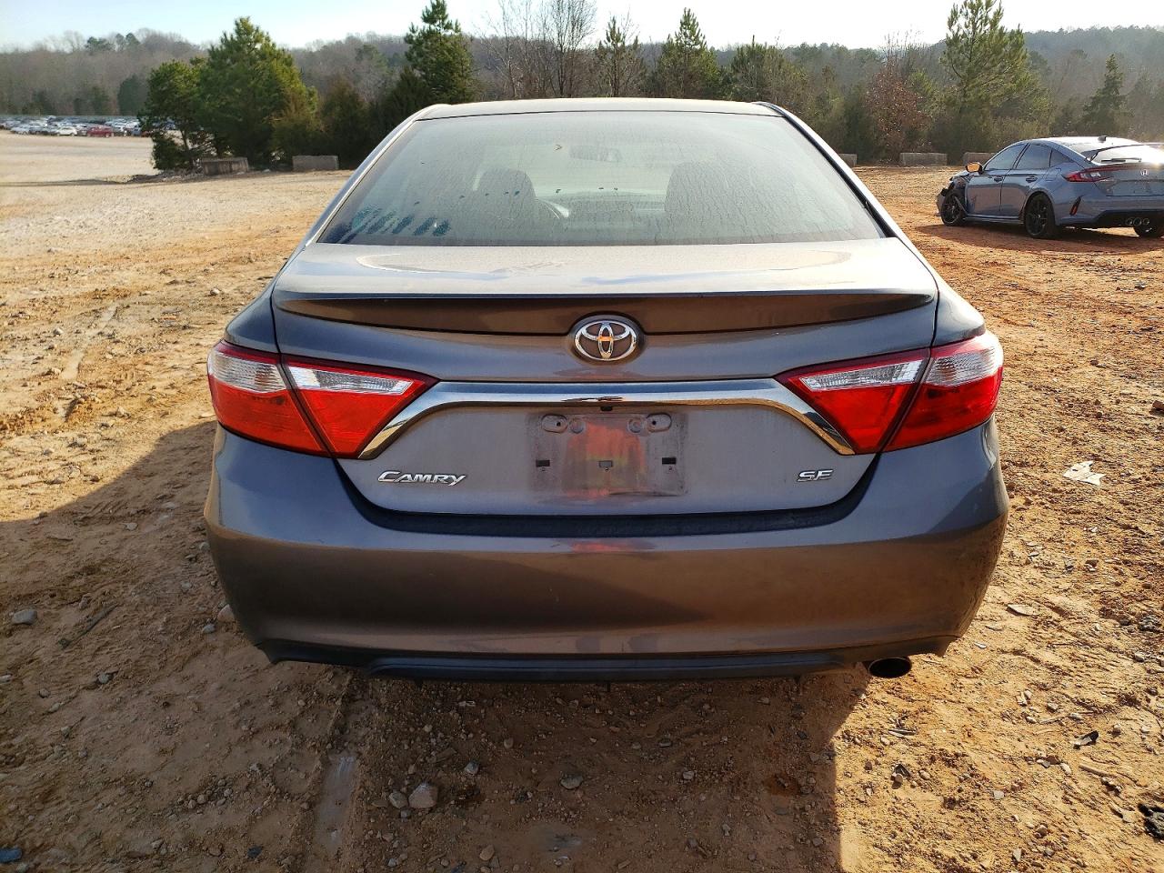 2015 TOYOTA CAMRY LE photo 6