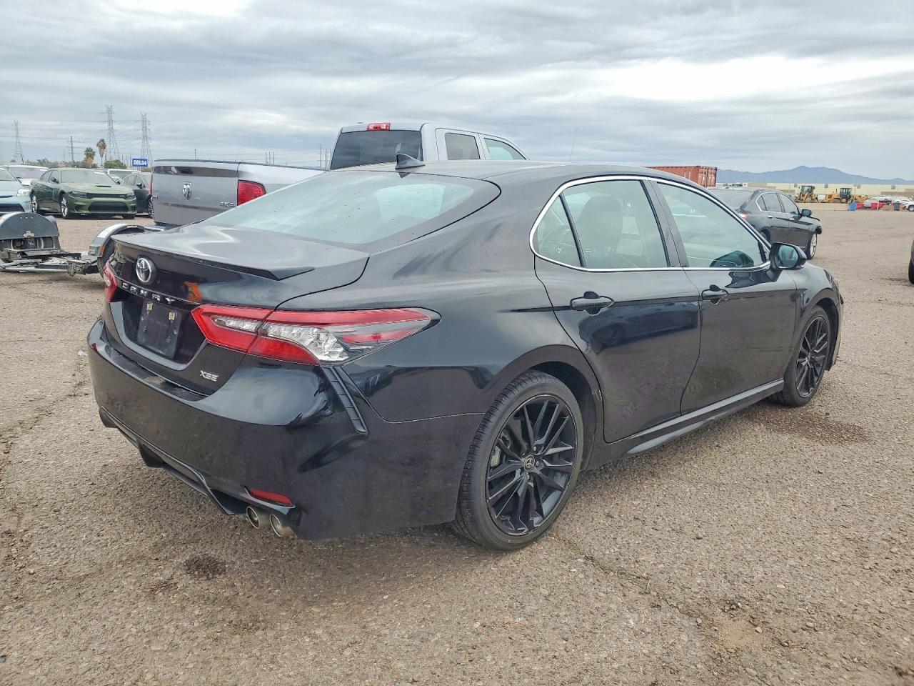 2023 TOYOTA CAMRY XSE photo 3