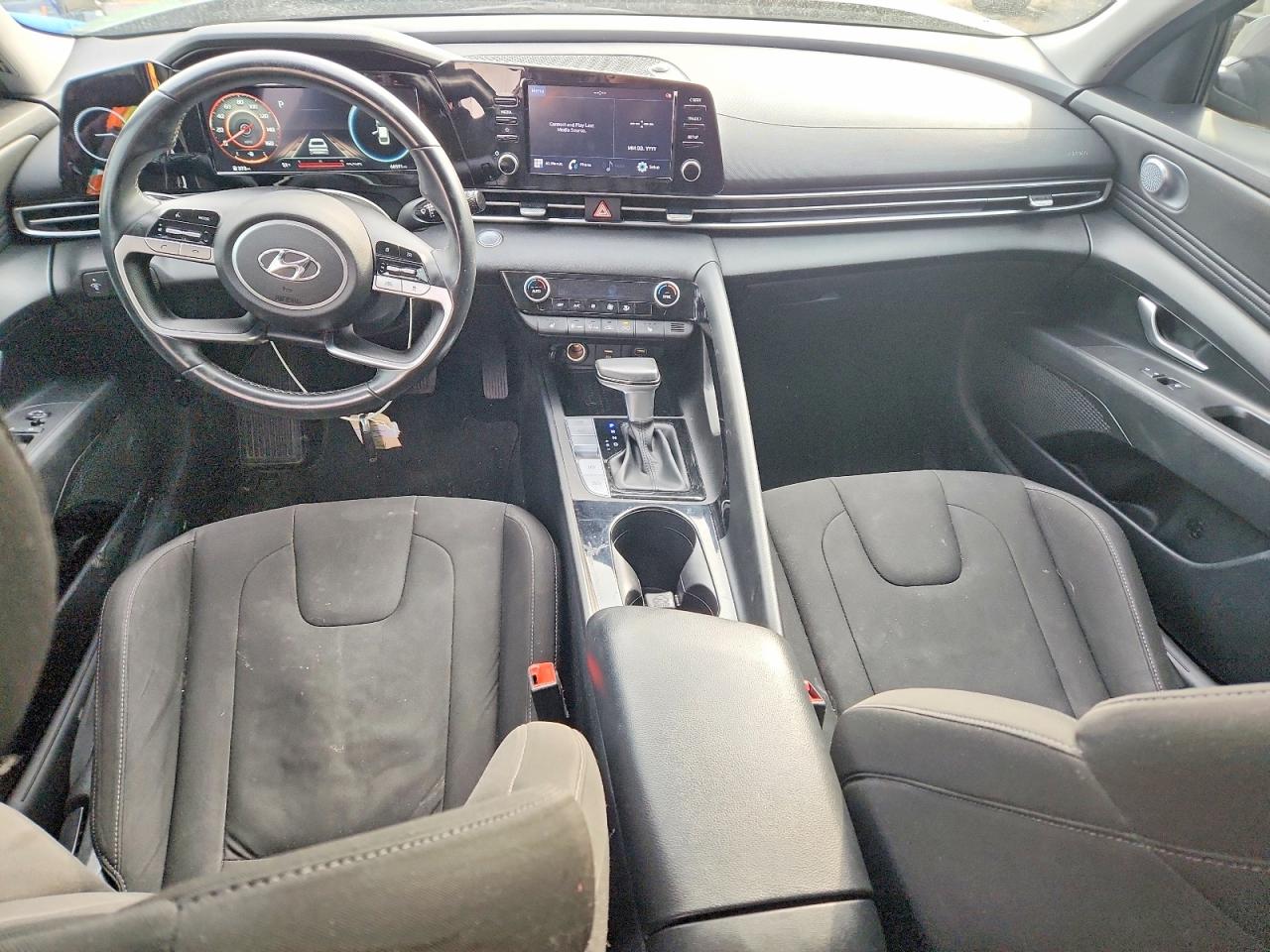 2021 HYUNDAI ELANTRA SEL photo 8