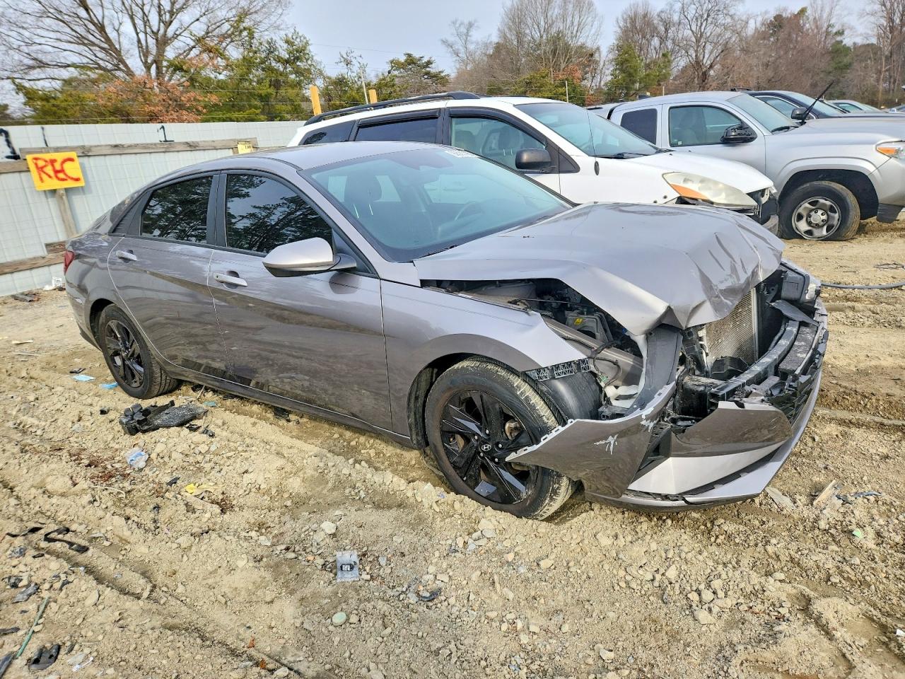 2021 HYUNDAI ELANTRA SEL photo 4
