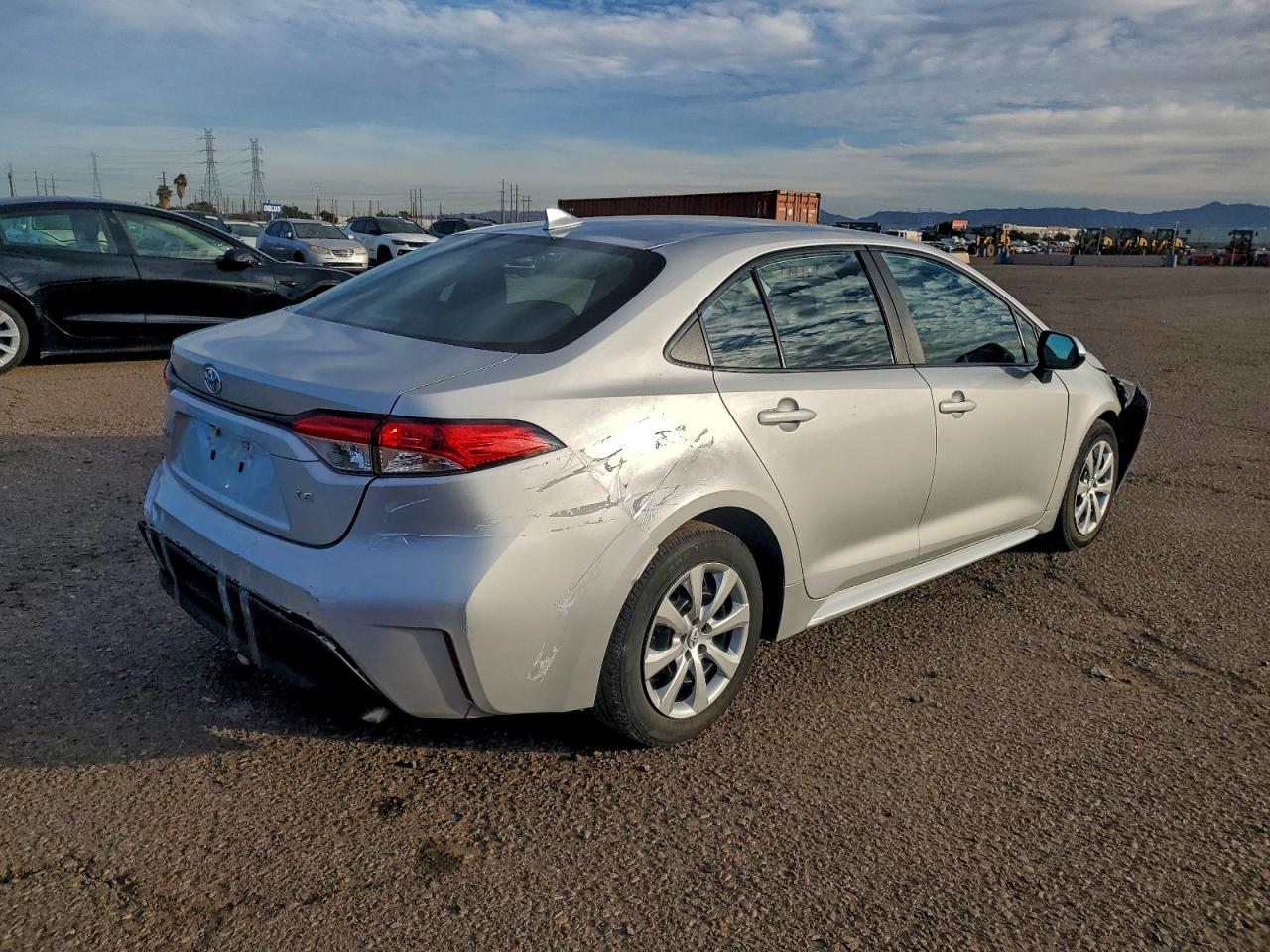 2023 TOYOTA COROLLA LE photo 3